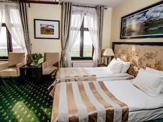 Отель Hotel Zamek Gniew Гнев Двухместный номер с 1 кроватью или 2 отдельными кроватями и собственной ванной комнатой-1
